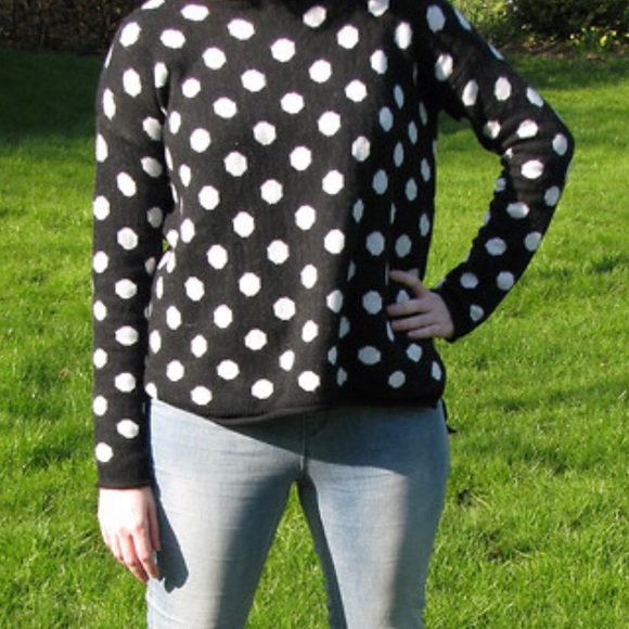 *donate 3/1/22* H&M wool blend crew neck sweater - Picture 2 of 8